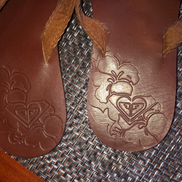 NWOT Roxy leather braided thong color brown size 110 - Picture 4 of 5